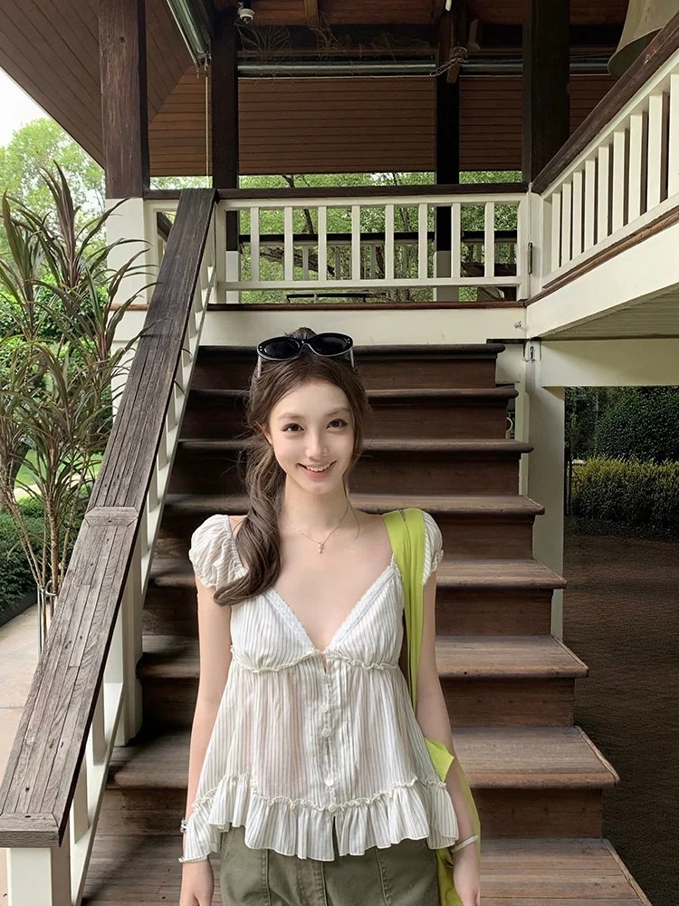 White Lace Trim Short Sleeve V-Neck Bubble Sleeve Shirt Women Summer Sexy Backless Blouse French Style Loose Fit Striped Pattern
White Lace Trim Short Sleeve V-Neck Bubble Sleeve Shirt Women Summer Sexy Backless Blouse French Style Loose Fit Striped Pattern