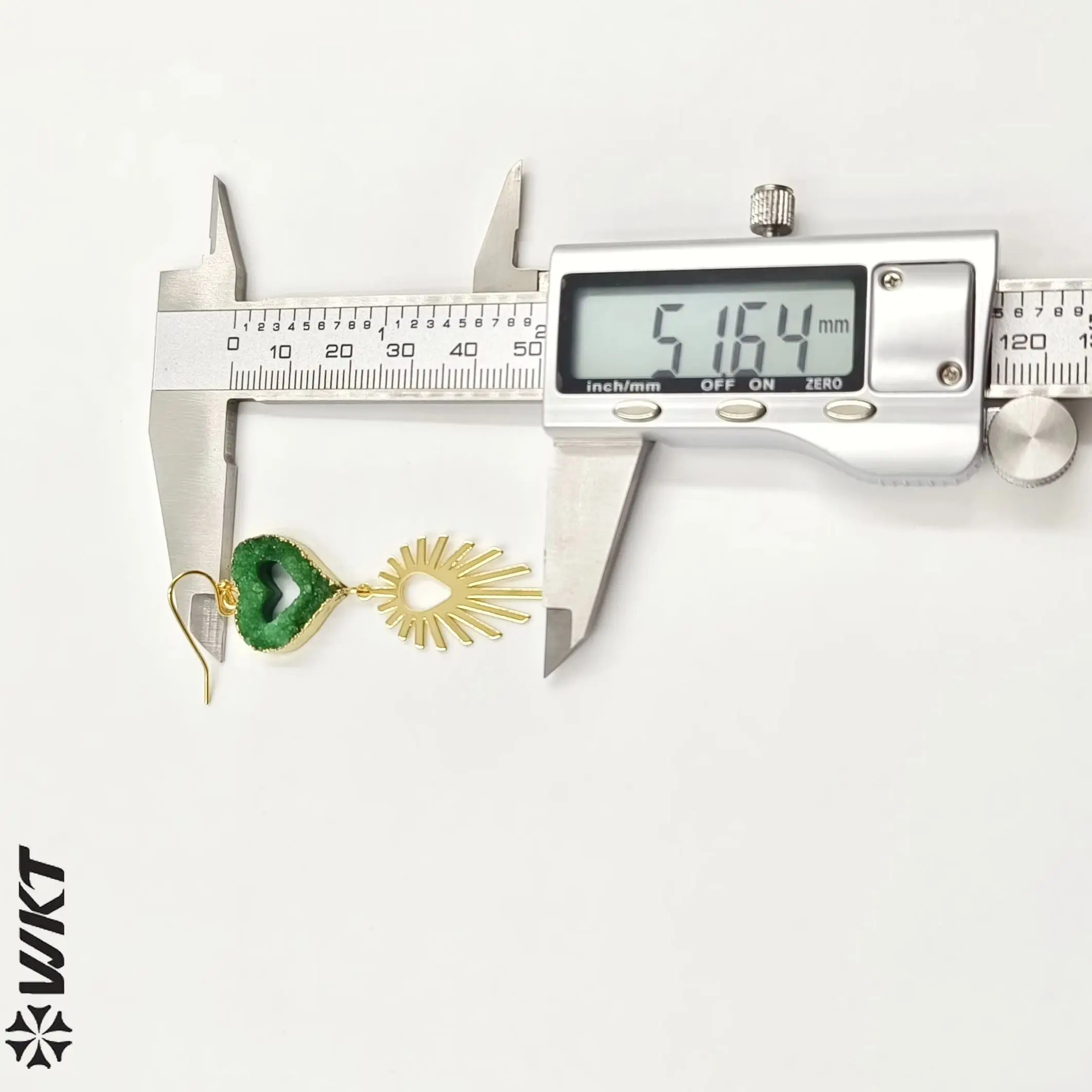 WKT-E747 WKT 2025 Vintage Natural Druzy Quartz 18K Gold Plated Party Jewelry For Women Attractive Style Hot Sale
WKT-E747 WKT 2025 Vintage Natural Druzy Quartz 18K Gold Plated Party Jewelry For Women Attractive Style Hot Sale