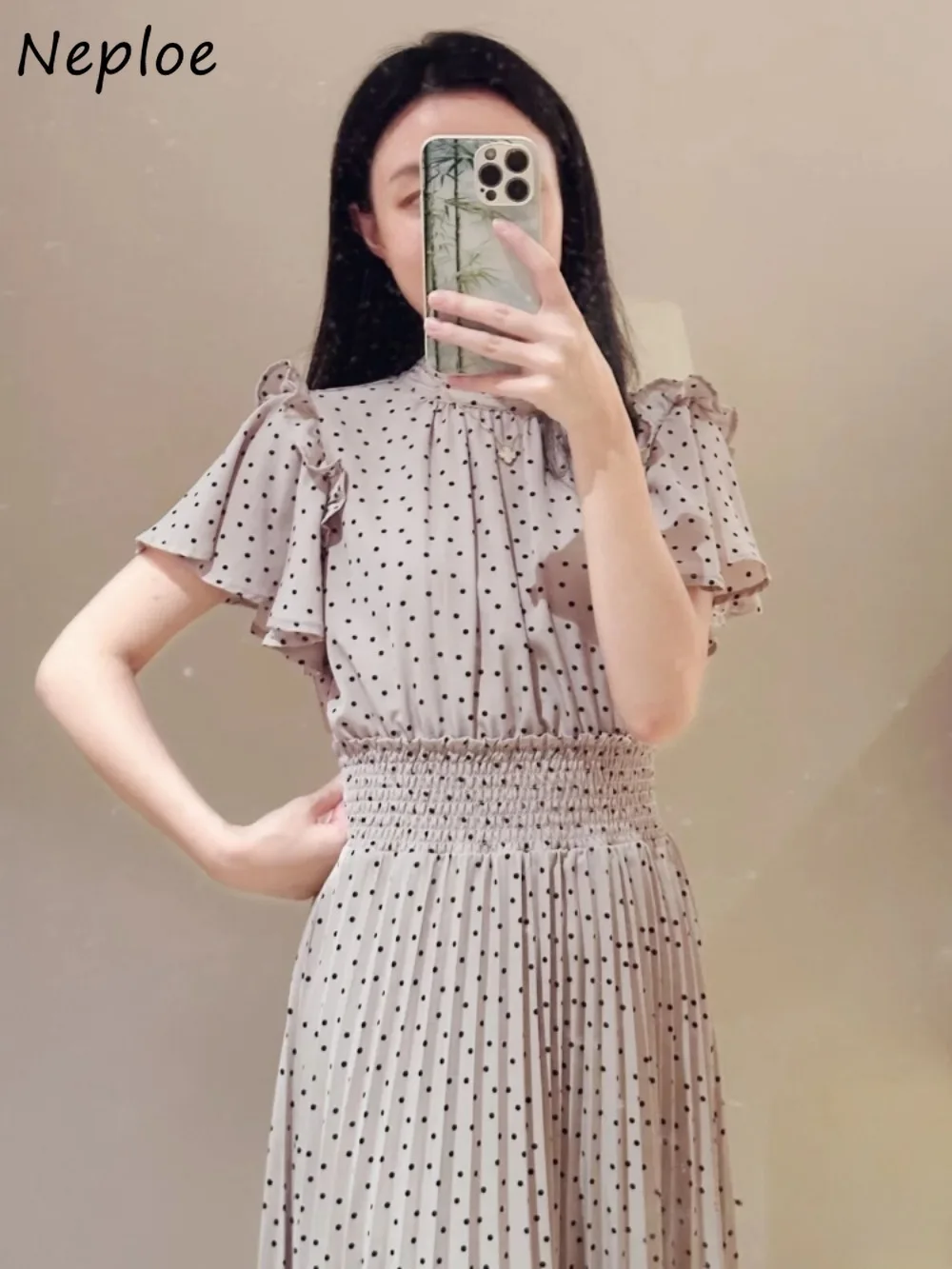 Neploe Summer New Ruffles Polka Dot Bow Mujer Pleated Slim Waist Big Swing Mid-length Robe Japan Vintage Literary Fairy Dress
Neploe Summer New Ruffles Polka Dot Bow Mujer Pleated Slim Waist Big Swing Mid-length Robe Japan Vintage Literary Fairy Dress