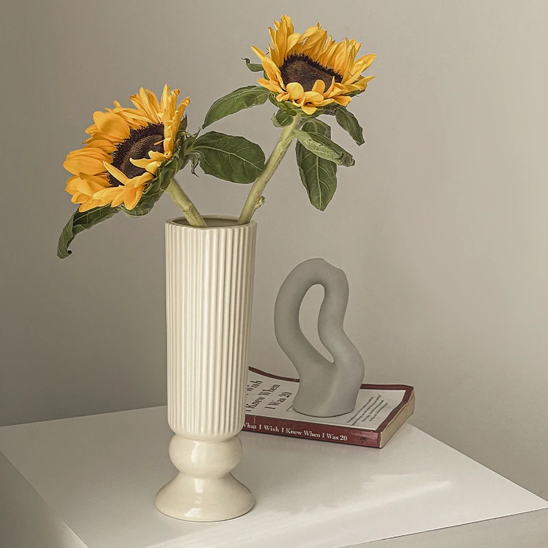 Unique High-end Stylish Vase Living Room Decorative Item Creative Retro Style Ceramics Vases Vaas Living Room Decoration
Unique High-end Stylish Vase Living Room Decorative Item Creative Retro Style Ceramics Vases Vaas Living Room Decoration