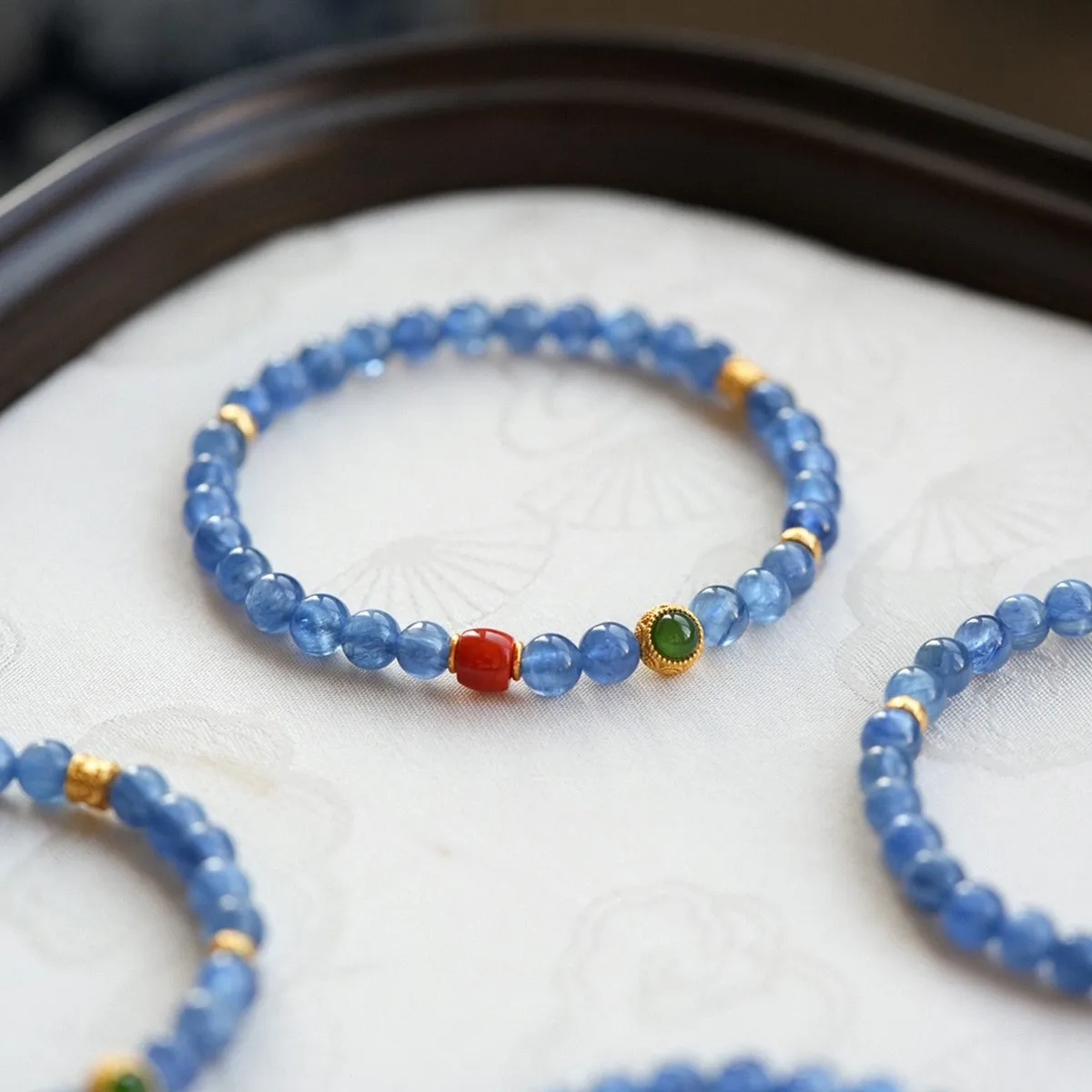 Премиум неокитайский стиль синий браслет из натурального камня легкий роскошный кристалл универсальный модный женский изысканный ювелирный ремесло
Премиум неокитайский стиль синий браслет из натурального камня легкий роскошный кристалл универсальный модный женский изысканный ювелирный ремесло