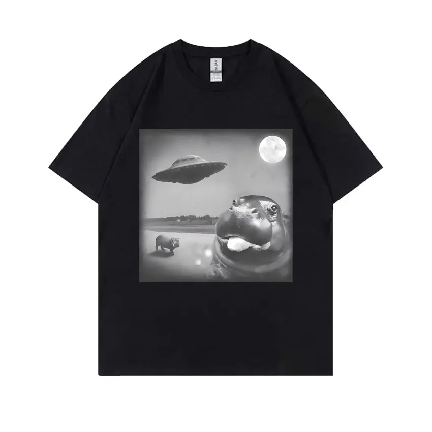 Moo Deng UFO Funny Meme T Shirts Humor Baby Hippo T-shirt Men Women Fashion Oversized Streetwear Male Pure Cotton Tshirt Tops
Moo Deng UFO Funny Meme T Shirts Humor Baby Hippo T-shirt Men Women Fashion Oversized Streetwear Male Pure Cotton Tshirt Tops