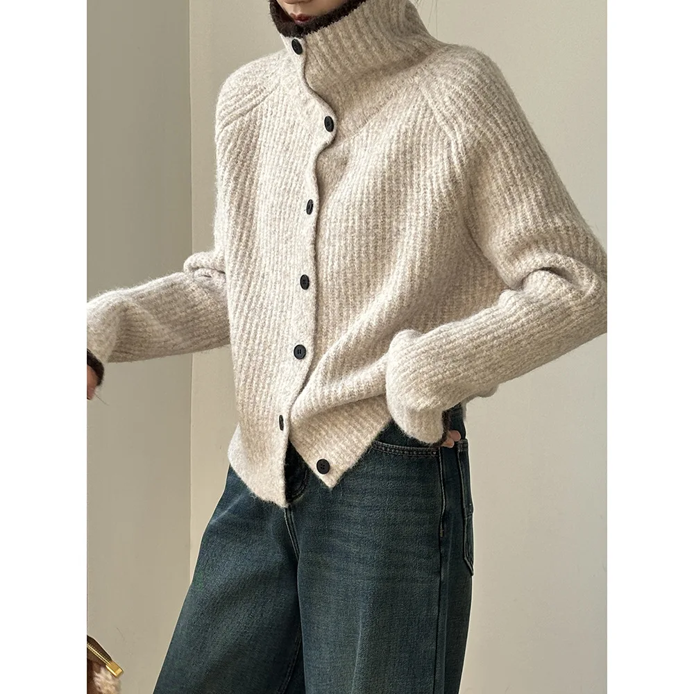 Новый стильный однобортный вязаный кардиган, женский осенне-зимний свободный повседневный мягкий клейкий свитер с высоким воротом, модная куртка
Новый стильный однобортный вязаный кардиган, женский осенне-зимний свободный повседневный мягкий клейкий свитер с высоким воротом, модная куртка