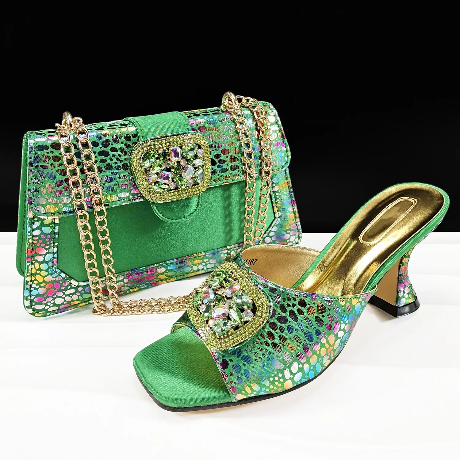 Newest Style Woman Rhinestone Italian Shoes and Bag Set High Quality Nigerian Women Pumps Shoes And Bag Set For Party Dress
Newest Style Woman Rhinestone Italian Shoes and Bag Set High Quality Nigerian Women Pumps Shoes And Bag Set For Party Dress