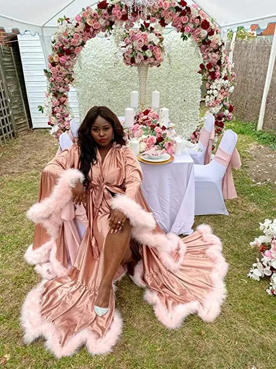 Women's Feather Bridal Robe Wedding Scarf Long Lingerie Robe Nightgown Bathrobe Sleepwear with Belt
Women's Feather Bridal Robe Wedding Scarf Long Lingerie Robe Nightgown Bathrobe Sleepwear with Belt