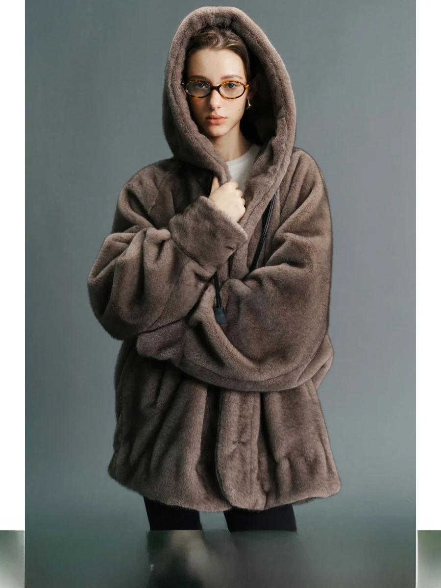 Женское тяжелое пальто из искусственного меха норки с капюшоном-фонариком Све Winter Jaet Длинное пальто средней длины из полиэфирного волокна Све
Женское тяжелое пальто из искусственного меха норки с капюшоном-фонариком Све Winter Jaet Длинное пальто средней длины из полиэфирного волокна Све