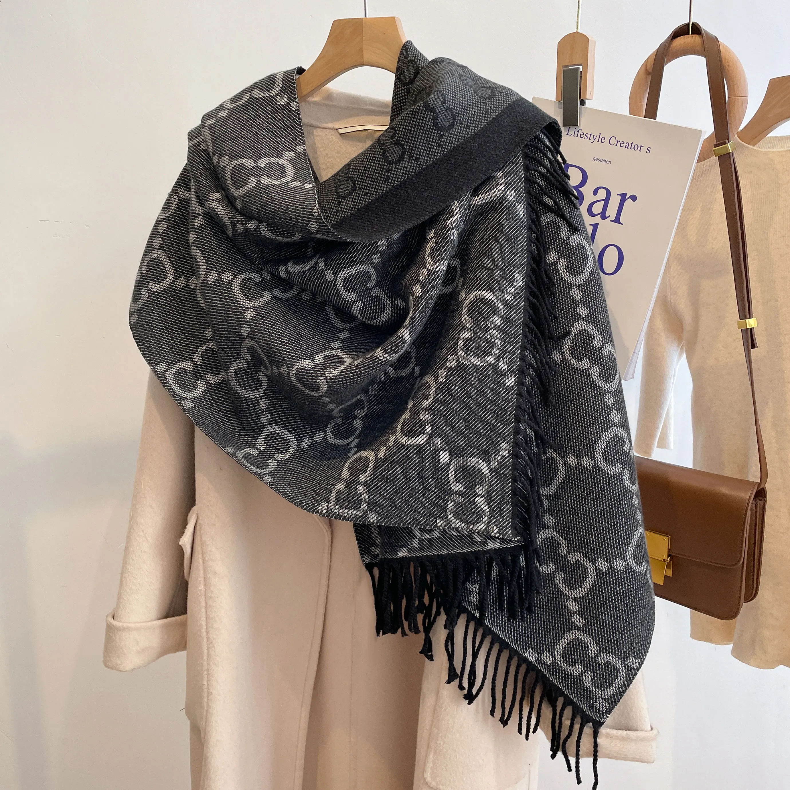 New Luxury Winter Two-Sided Cashmere Long Fringe Scarves High Quality Women Thicken Wrap Shawl Ladies Pashmina Warm Scarf
New Luxury Winter Two-Sided Cashmere Long Fringe Scarves High Quality Women Thicken Wrap Shawl Ladies Pashmina Warm Scarf