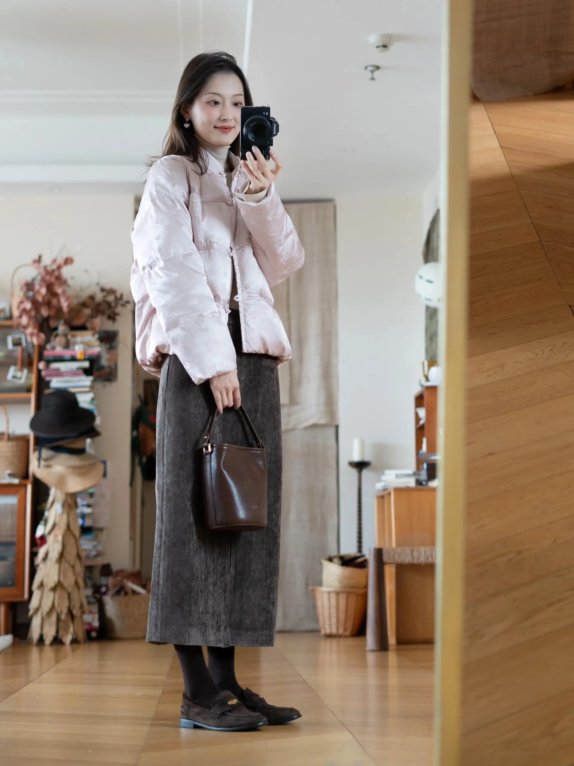 Autumn Winter Coffee Color Velvet Straight Leg Half Skirt Women's Fashionable Versatile Mid-Length Skirt High Waist A-Line
Autumn Winter Coffee Color Velvet Straight Leg Half Skirt Women's Fashionable Versatile Mid-Length Skirt High Waist A-Line