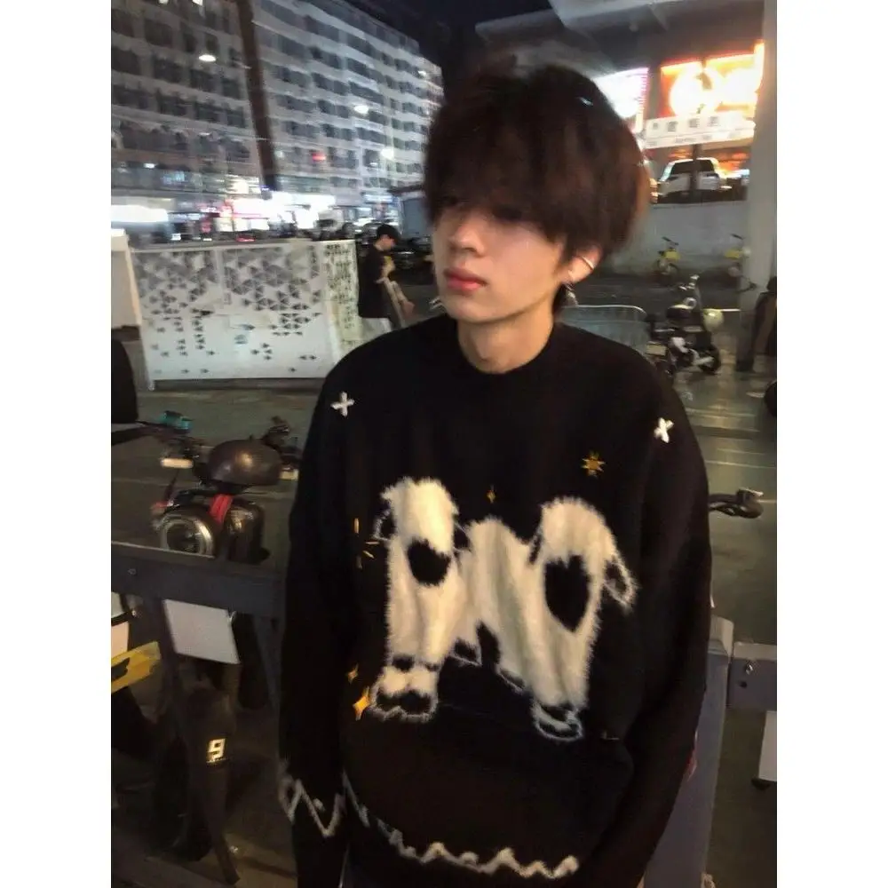 Мужской вязаный свитер в американском ретро-стиле, осенне-зимний, теплый, для ношения как под одежду, так и поверх нее, с вышивкой, пушистый, из полиэстера, повседневный, деловой.
Мужской вязаный свитер в американском ретро-стиле, осенне-зимний, теплый, для ношения как под одежду, так и поверх нее, с вышивкой, пушистый, из полиэстера, повседневный, деловой.