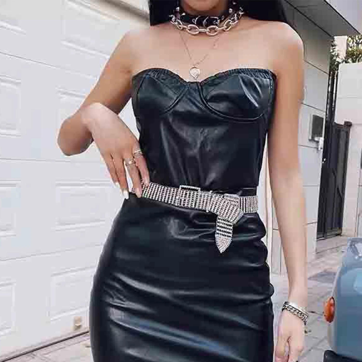 Full Rhinestone Inlaid Y2K Belts Square Pin Buckle Belt Stylish Hollow Wide Shiny Belt Dress Girdle For Women Trendy Accessory
Full Rhinestone Inlaid Y2K Belts Square Pin Buckle Belt Stylish Hollow Wide Shiny Belt Dress Girdle For Women Trendy Accessory