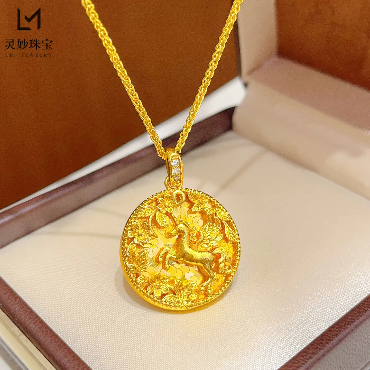 Valuable Necklace Women's 24K Gold AU999 - Unicorn & Pegasus Blessing, Crushed Ice Full Gold Value Preservation, Heirloom Choice
Valuable Necklace Women's 24K Gold AU999 - Unicorn & Pegasus Blessing, Crushed Ice Full Gold Value Preservation, Heirloom Choice