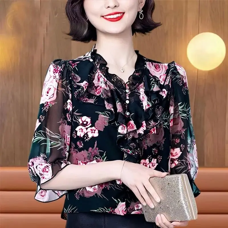 New Arrival for Mom's Wardrobe New Floral Chiffon Blouse for Women's Summer Fashion Elegant and Chic Top Ruffled Design
New Arrival for Mom's Wardrobe New Floral Chiffon Blouse for Women's Summer Fashion Elegant and Chic Top Ruffled Design