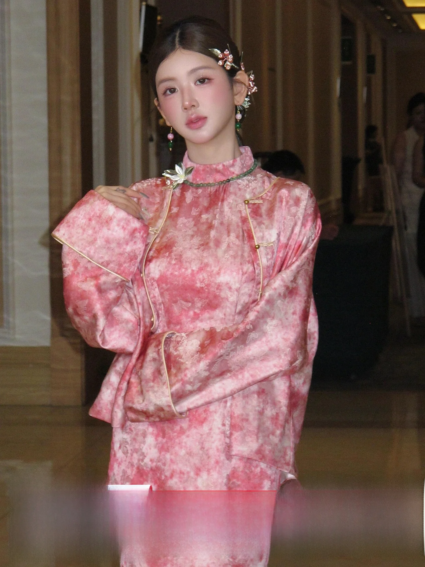 Элегантный утренний халат, свадебное платье, женское вечернее платье особого дизайна, роскошное платье для чайной церемонии, миди-юбка
Элегантный утренний халат, свадебное платье, женское вечернее платье особого дизайна, роскошное платье для чайной церемонии, миди-юбка