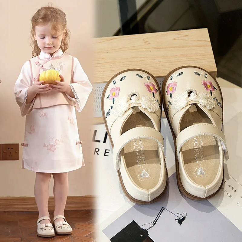 Girls Embroidered Flowers Small Leather Shoes Dark Brown in Small Kid Baby Princess Shoes Autumn Models Beige Girls Single Shoes
Girls Embroidered Flowers Small Leather Shoes Dark Brown in Small Kid Baby Princess Shoes Autumn Models Beige Girls Single Shoes