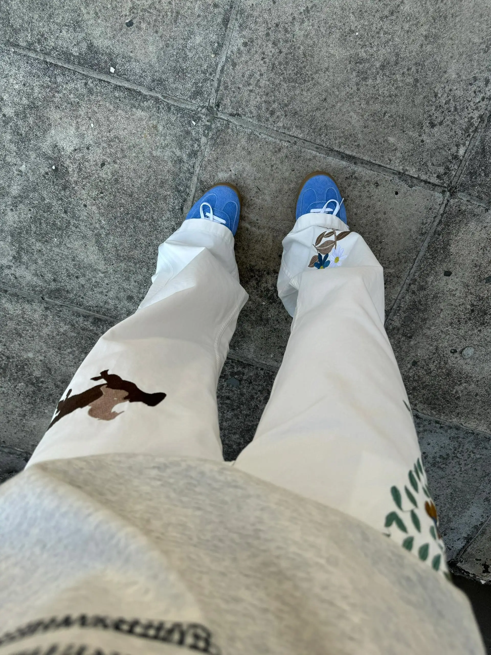 Белые джинсы мужские свободного кроя с вышивкой, универсальные повседневные рабочие брюки, премиум-качество, комфортные джинсы из денима
Белые джинсы мужские свободного кроя с вышивкой, универсальные повседневные рабочие брюки, премиум-качество, комфортные джинсы из денима