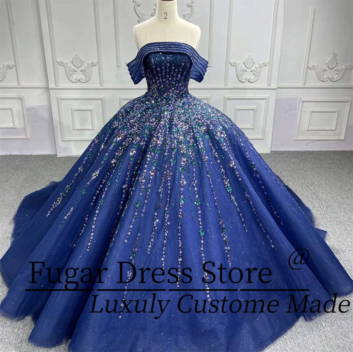 Customized Victorian-inspired Quinceanera Dresse Luxuly black velvet Flower lace pattern Ball Gowns vestidos de15 quinceañera
Customized Victorian-inspired Quinceanera Dresse Luxuly black velvet Flower lace pattern Ball Gowns vestidos de15 quinceañera