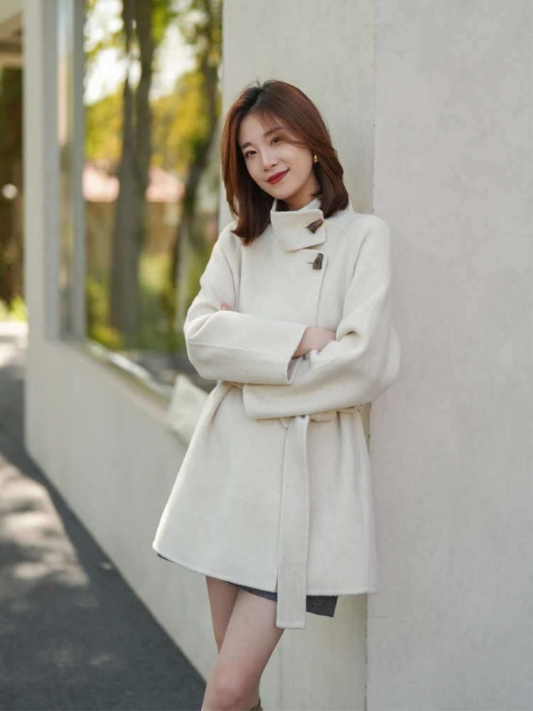 Double-Faced Woolen Coat 2024 Autumn Winter New Sle Stand Collar Medium-Length Women's Jaet eep Camere Outerwear
Double-Faced Woolen Coat 2024 Autumn Winter New Sle Stand Collar Medium-Length Women's Jaet eep Camere Outerwear