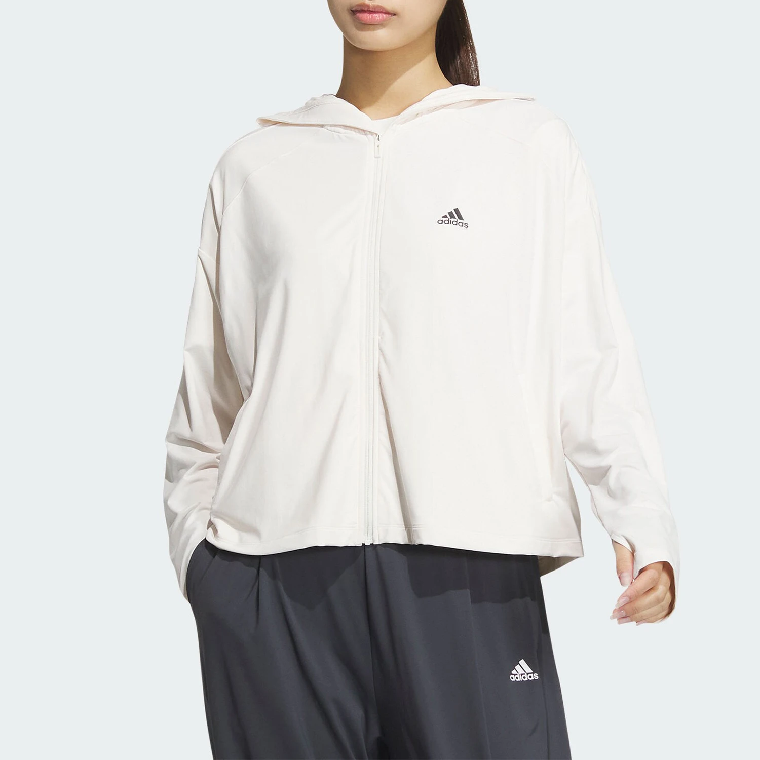 Оригинальная новая женская охлаждающая куртка Adidas с защитой от ультрафиолета JJ1336
Оригинальная новая женская охлаждающая куртка Adidas с защитой от ультрафиолета JJ1336