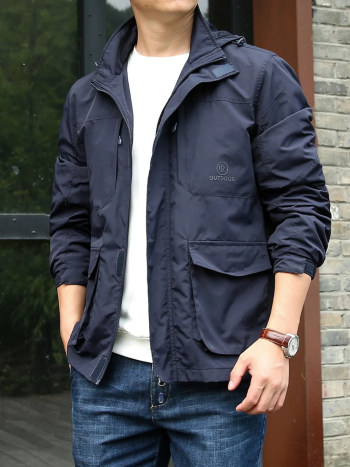 Мужская куртка свободного кроя, весна-осень, новая модель, повседневная, для активного отдыха, ветрозащитная, с капюшоном, большие размеры, модная, из полиэстера.
Мужская куртка свободного кроя, весна-осень, новая модель, повседневная, для активного отдыха, ветрозащитная, с капюшоном, большие размеры, модная, из полиэстера.