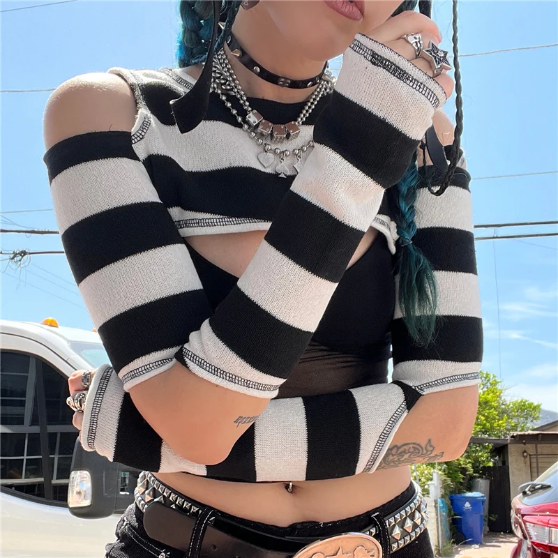 Dourbesty Punk Gothic T-Shirts Crop Top Women Hollow Out Cut-out Shoulder Long Sleeve T-shirt 2000s Aesthetic Streetwear y2k
Dourbesty Punk Gothic T-Shirts Crop Top Women Hollow Out Cut-out Shoulder Long Sleeve T-shirt 2000s Aesthetic Streetwear y2k