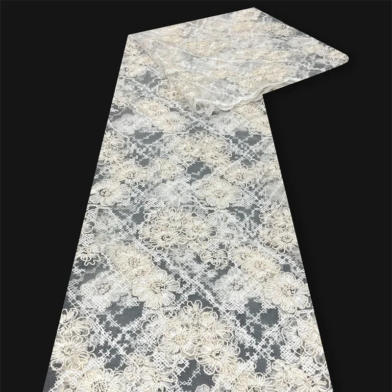 Ширина 125 см, новейшая французская кружевная ткань, высококачественная сетчатая кружевная ткань с вышивкой для свадебного вечернего платья от кутюр, материал 5 ярдов
Ширина 125 см, новейшая французская кружевная ткань, высококачественная сетчатая кружевная ткань с вышивкой для свадебного вечернего платья от кутюр, материал 5 ярдов