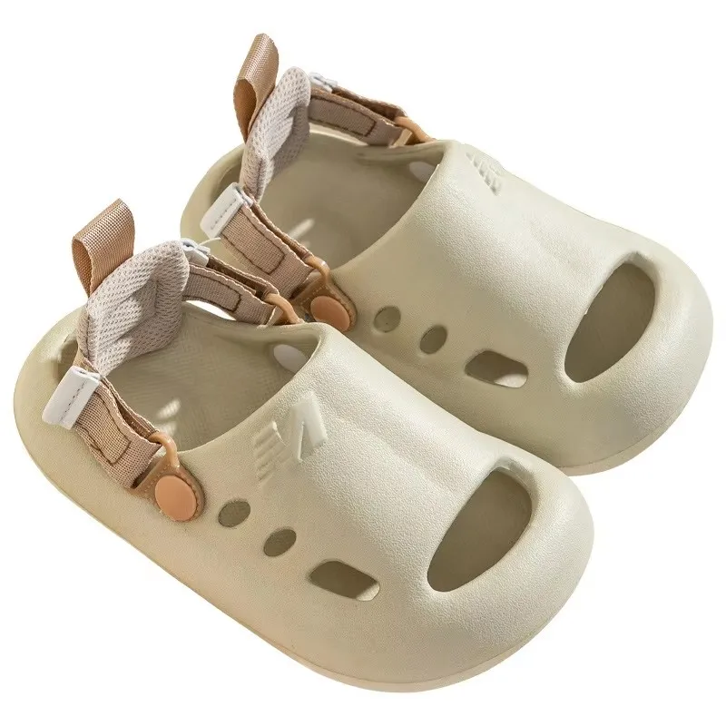 2025 Summer New Versatile Kids Sandals Soft Soled Boys' Shoes Simple Anti Slip Girls' Flat Sandals Fashion Child Beach Shoes
2025 Summer New Versatile Kids Sandals Soft Soled Boys' Shoes Simple Anti Slip Girls' Flat Sandals Fashion Child Beach Shoes