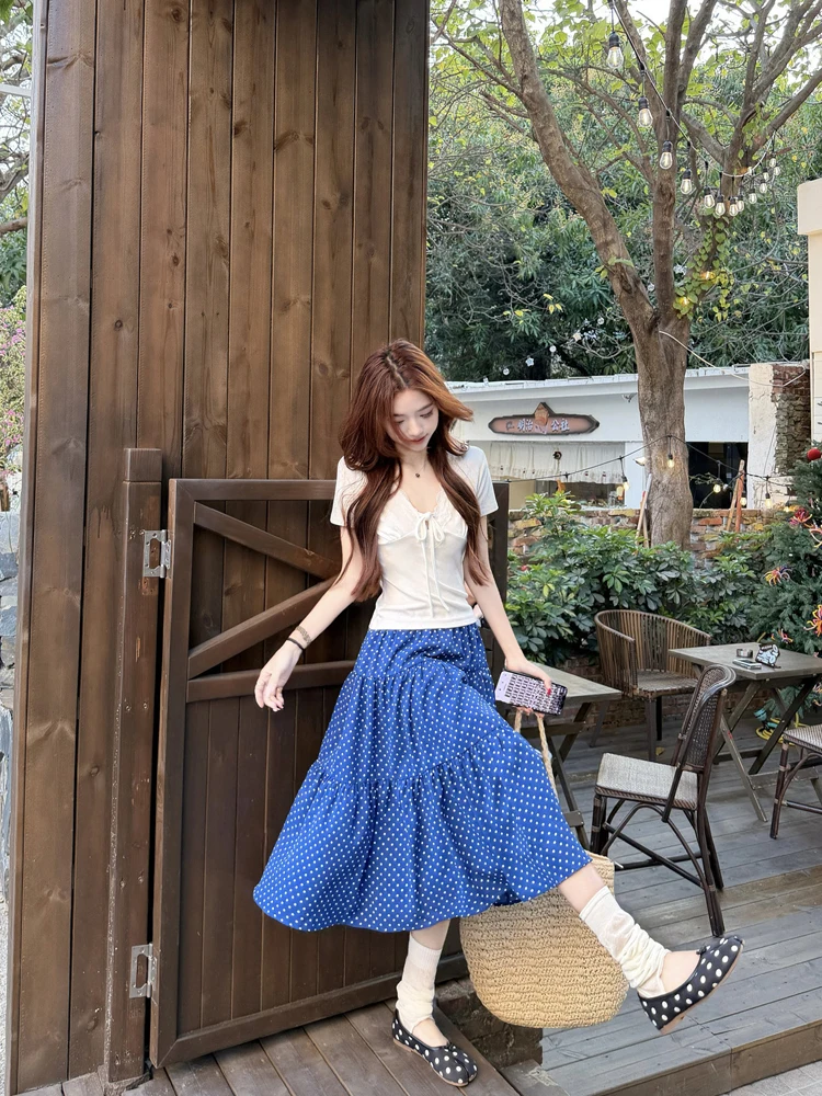 Fashionable Lace V-neck T-shirt And Polka Dot A-line Skirt Women's Summer New Style Set High Waist Splice round Neck Sho...
Fashionable Lace V-neck T-shirt And Polka Dot A-line Skirt Women's Summer New Style Set High Waist Splice round Neck Sho...