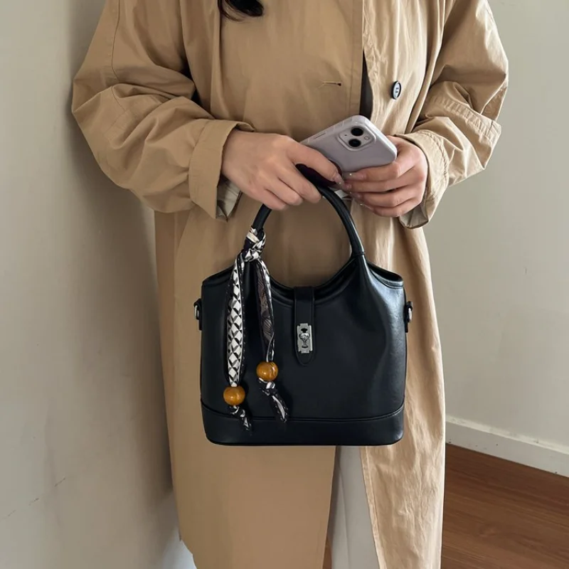 Women's Bucket Bag with Scarf Decor, Leather Handle & Detachable Strap, for Daily Office, Weekend Travel, Shopping & Errands
Women's Bucket Bag with Scarf Decor, Leather Handle & Detachable Strap, for Daily Office, Weekend Travel, Shopping & Errands