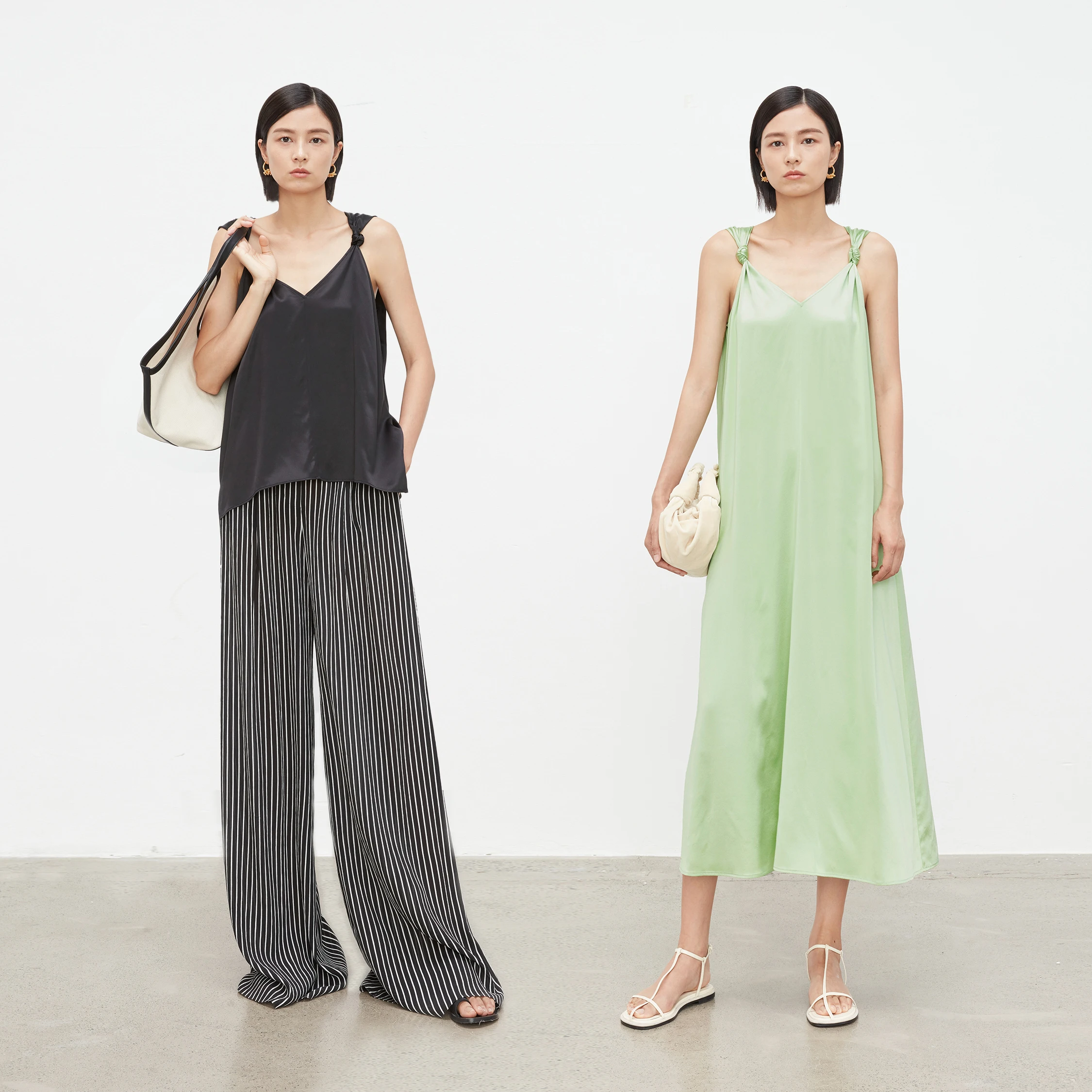 CHICJOC High-End 30MM Iridescent Silk Satin Dress Vest Lazy Style Three-Dimensional Knot Design Long Sleeve round Neck Casual
CHICJOC High-End 30MM Iridescent Silk Satin Dress Vest Lazy Style Three-Dimensional Knot Design Long Sleeve round Neck Casual