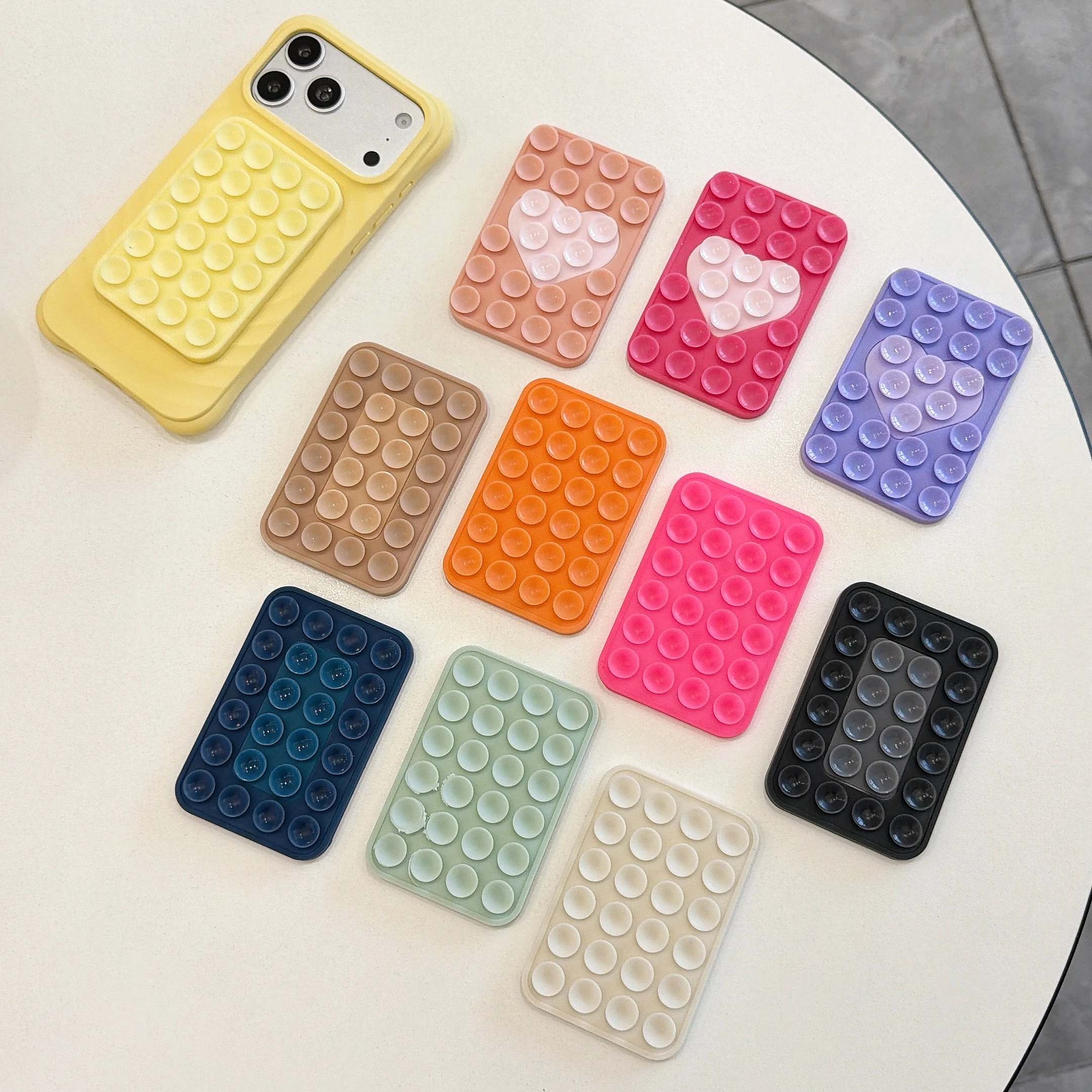 Silicone suction cup phone stand with strong double-sided no-hand grip, video fixing
Silicone suction cup phone stand with strong double-sided no-hand grip, video fixing