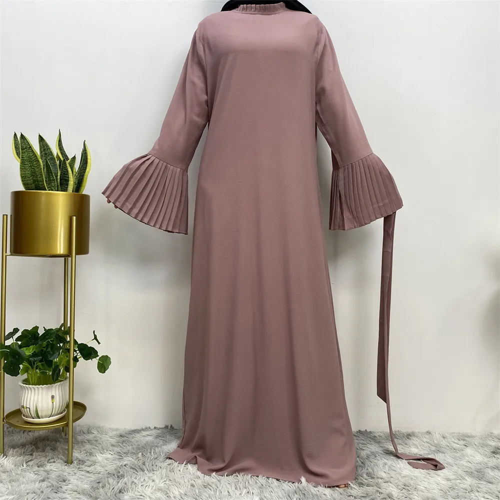 Plus-size Round Neck Abayas Slim Dress with Pleated Sleeves Solid Abaya Muslim Long Dresses Dubai Islamic Elegant Loose Robes
Plus-size Round Neck Abayas Slim Dress with Pleated Sleeves Solid Abaya Muslim Long Dresses Dubai Islamic Elegant Loose Robes