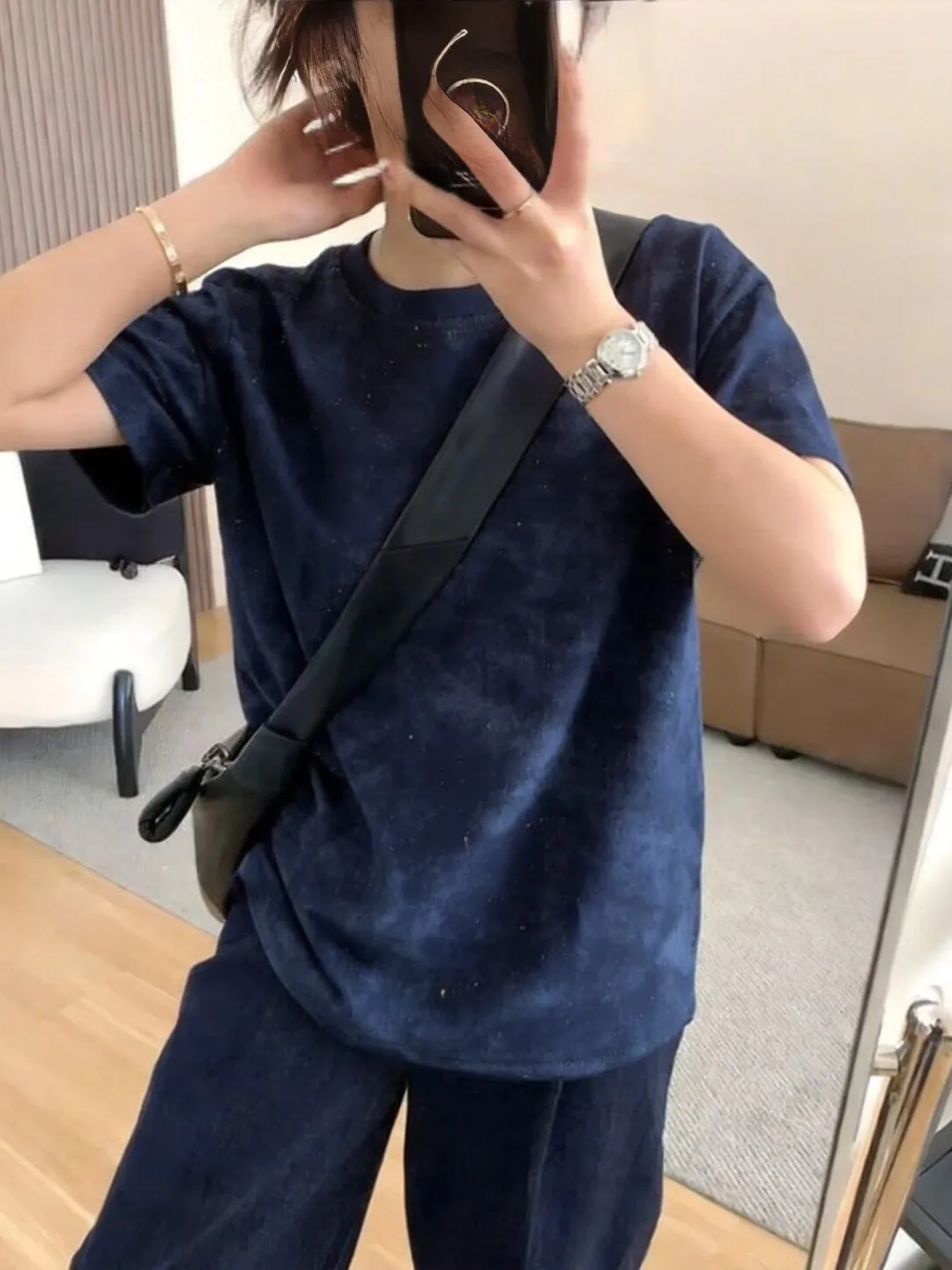 Casual Loose Women's T-shirt Short Sleeve round Neck Oversized Shoulder Baggy Korean Style Breathable Summer Top for plus Size
Casual Loose Women's T-shirt Short Sleeve round Neck Oversized Shoulder Baggy Korean Style Breathable Summer Top for plus Size