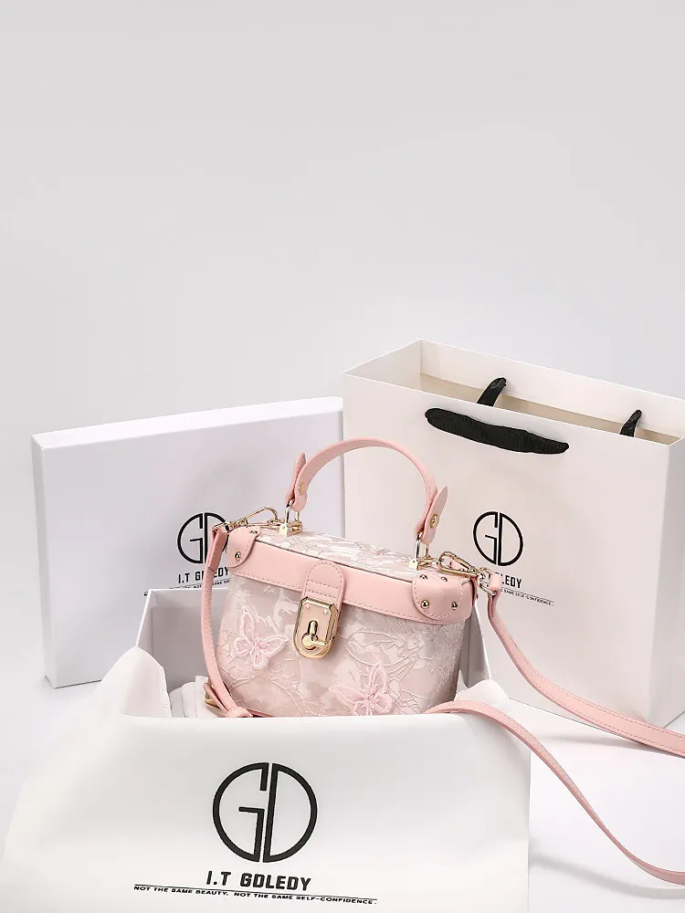 Luxury and Versatile Handheld Box Bag with Beautiful Lace Butterfly and Premium Leather Women's New Fashion Single Shoulder Bag
Luxury and Versatile Handheld Box Bag with Beautiful Lace Butterfly and Premium Leather Women's New Fashion Single Shoulder Bag