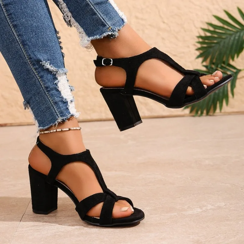 Summer New Style Round Toe Comfortable Casual Sandals Fashionable Sexy Large Size Thick Heel Banquet High Heel Sandals Women
Summer New Style Round Toe Comfortable Casual Sandals Fashionable Sexy Large Size Thick Heel Banquet High Heel Sandals Women