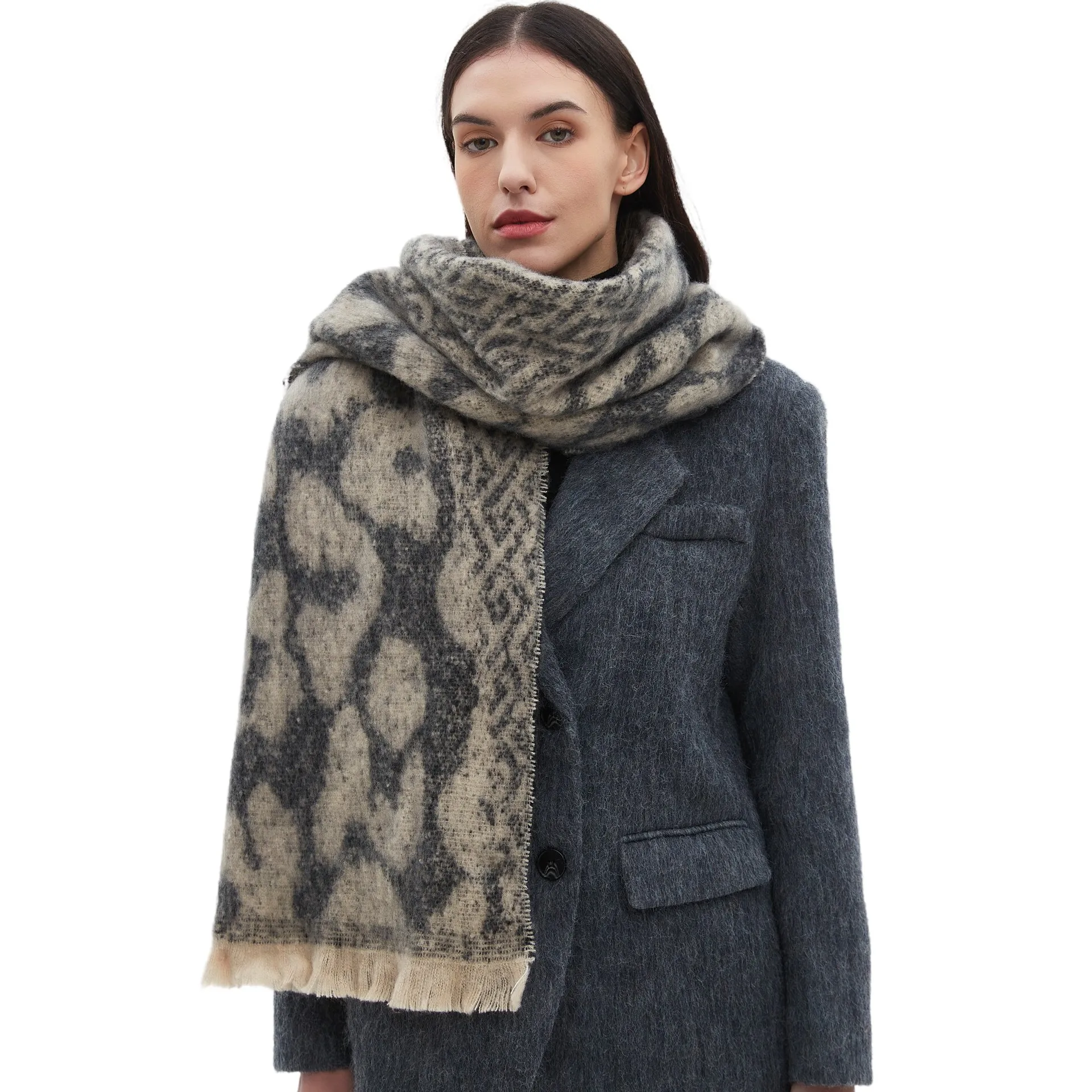 2024 Women's Large Leopard Jacquard Scarf Shawl Shortbeard Design Warm RPET Regenerated Fabric Spring Autumn Fashion Accessory
2024 Women's Large Leopard Jacquard Scarf Shawl Shortbeard Design Warm RPET Regenerated Fabric Spring Autumn Fashion Accessory