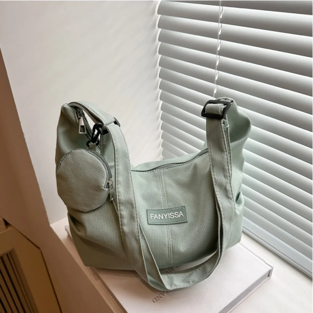 Легкая сумка через плечо в корейском стиле, большая вместительная холщовая сумка кремового цвета с портмоне, сумка-мессенджер
Легкая сумка через плечо в корейском стиле, большая вместительная холщовая сумка кремового цвета с портмоне, сумка-мессенджер