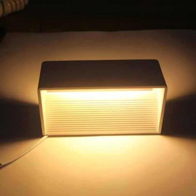 Dimmable LED Wall Lamp 10W 15W 20W AC85-265V Modern Simple Bedroom Lights Indoor Dining-room Corridor Lighting Aluminum Material
Dimmable LED Wall Lamp 10W 15W 20W AC85-265V Modern Simple Bedroom Lights Indoor Dining-room Corridor Lighting Aluminum Material