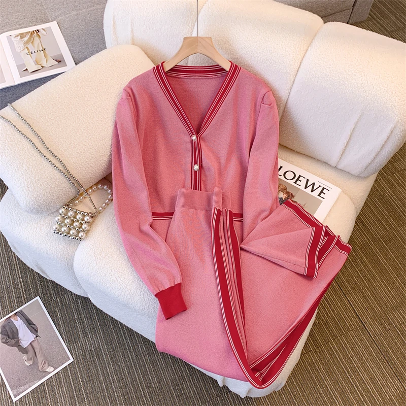 Designer Fashion Women V Neck Sweater Set Autumn Winter Pink Striped Knitted Pearl Button Cardigan +Female Wide Leg Pants Suits
Designer Fashion Women V Neck Sweater Set Autumn Winter Pink Striped Knitted Pearl Button Cardigan +Female Wide Leg Pants Suits