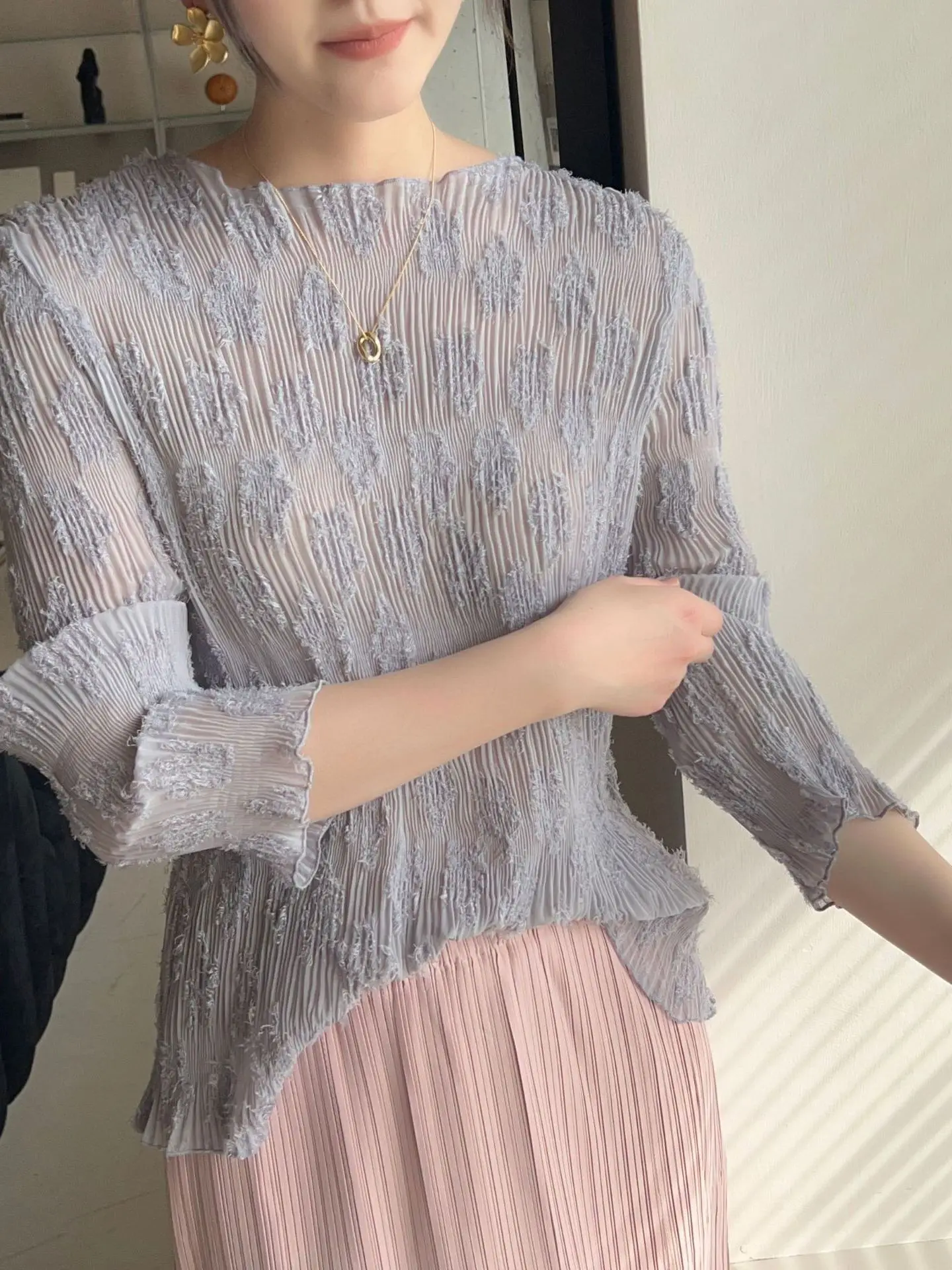 Pleated T-Shirt Women's Fashion Spring 2026 Base Layer Shirt Versatile Long Sleeve See-through Sensation Base Top
Pleated T-Shirt Women's Fashion Spring 2026 Base Layer Shirt Versatile Long Sleeve See-through Sensation Base Top