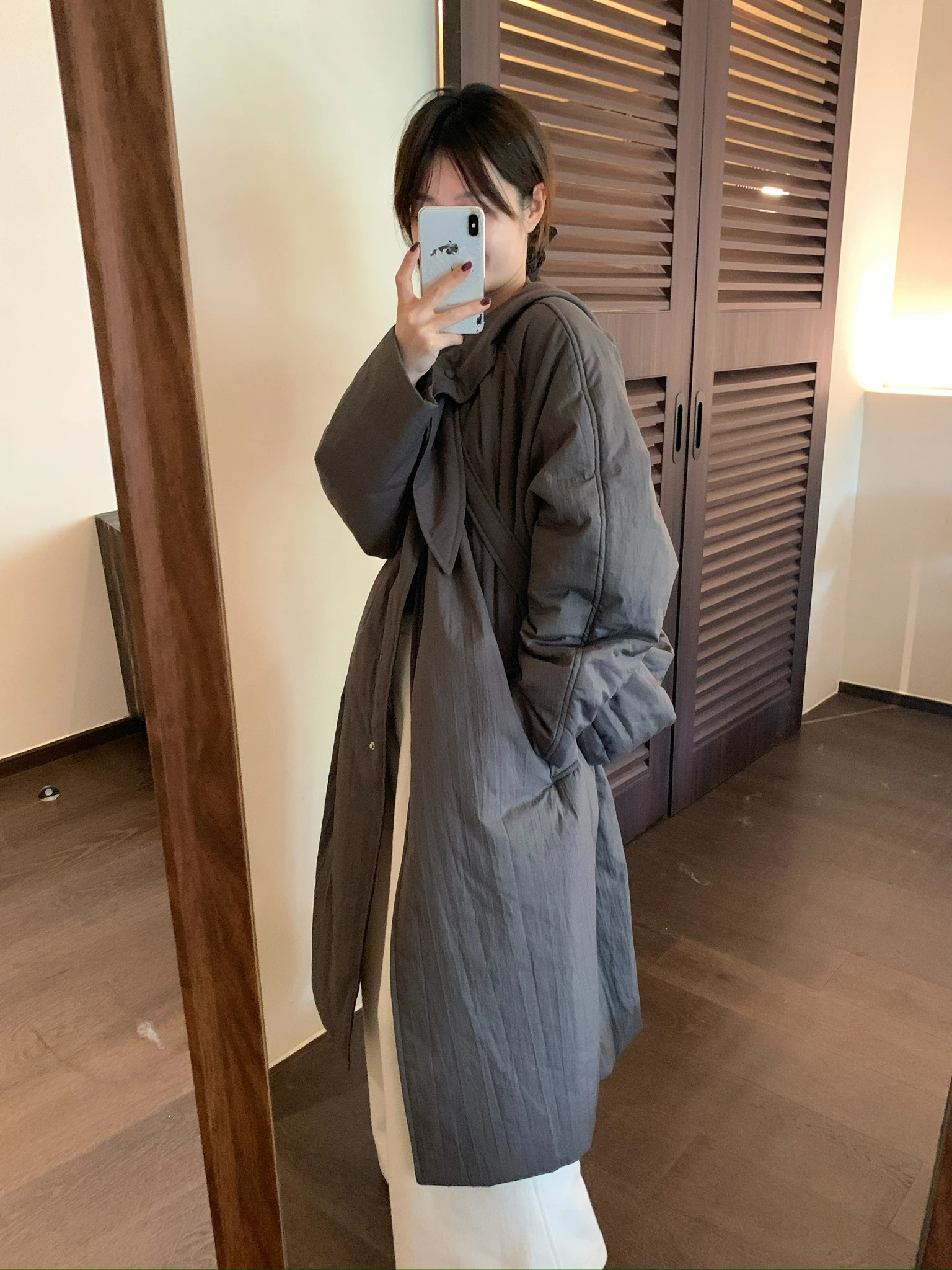 Длинное повседневное свободное хлопковое пальто с отложным воротником, универсальное, осенне-зимнее, модное, для работы, на одной пуговице, однотонное, с капюшоном
Длинное повседневное свободное хлопковое пальто с отложным воротником, универсальное, осенне-зимнее, модное, для работы, на одной пуговице, однотонное, с капюшоном