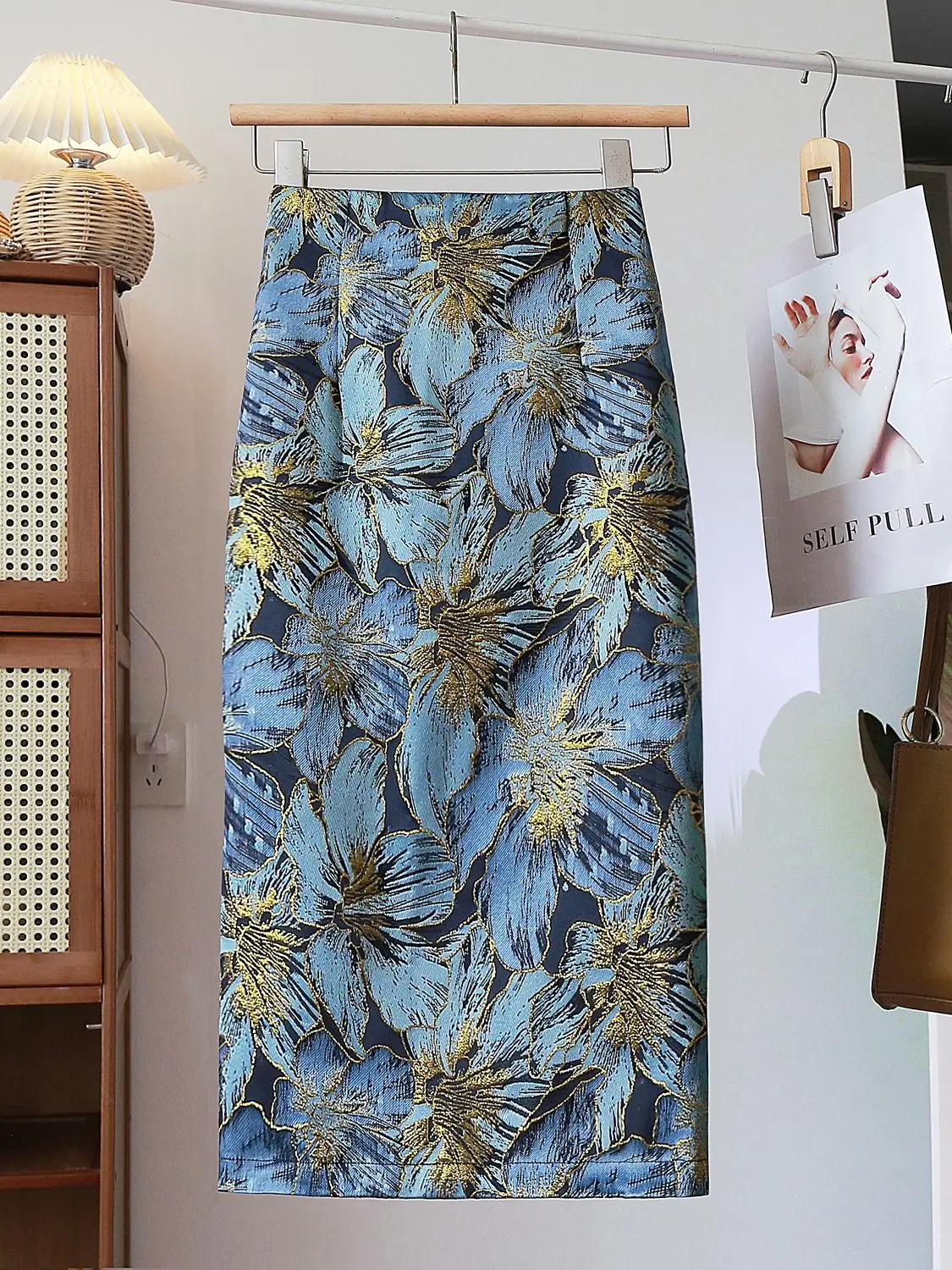 Women 2024 Spring Summer Fashion Vintage High Waist Print Female Jacquard Midi Skirt Ladies Elegant OL Package Hip Skirts O770
Women 2024 Spring Summer Fashion Vintage High Waist Print Female Jacquard Midi Skirt Ladies Elegant OL Package Hip Skirts O770