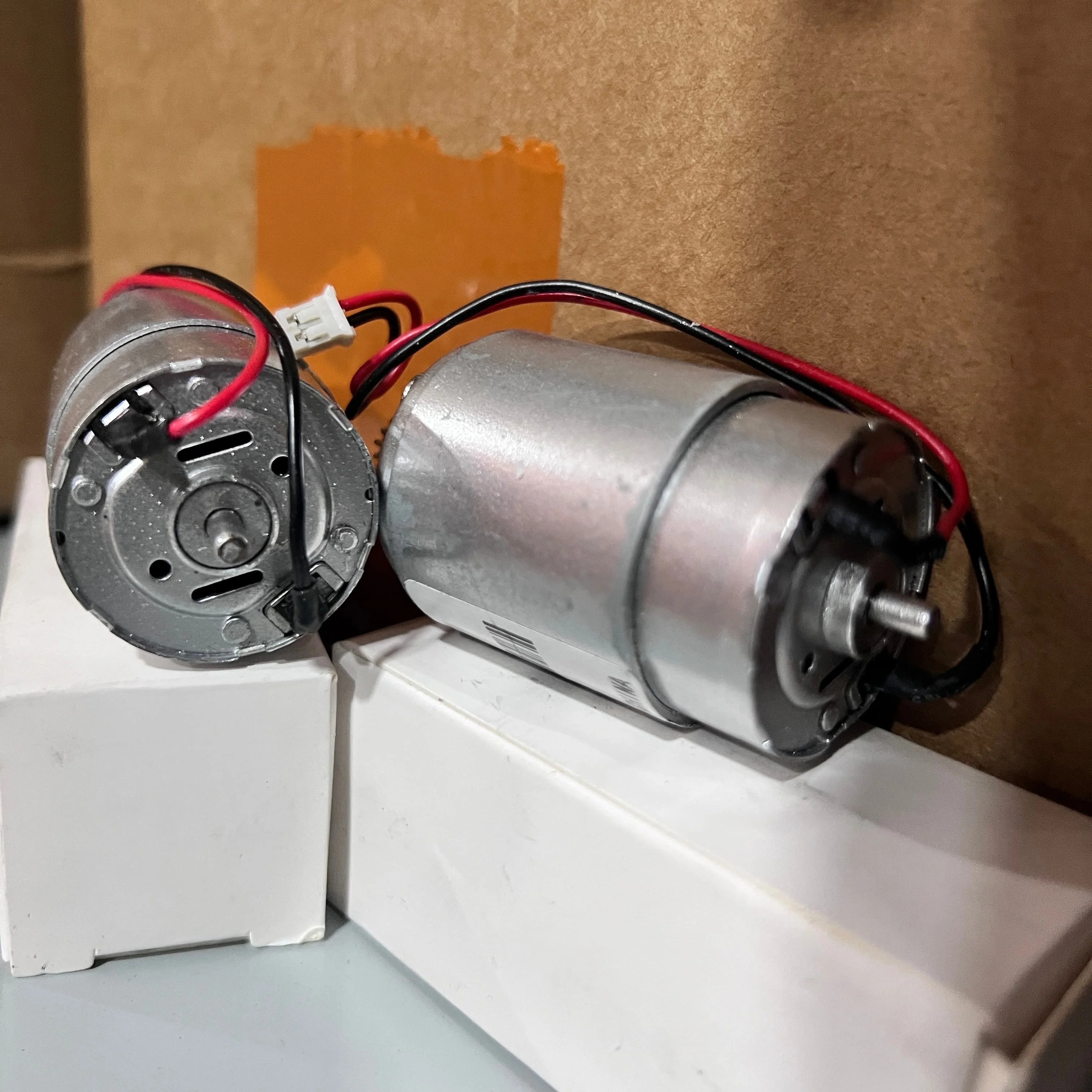 1 шт. моторный чернильный насос DX2330 в сборе для использования в Ricoh DX 3440 3442 3443 3240 2330 2340 2430 2432 для Gestetner 6300 6301 6303 6143
1 шт. моторный чернильный насос DX2330 в сборе для использования в Ricoh DX 3440 3442 3443 3240 2330 2340 2430 2432 для Gestetner 6300 6301 6303 6143