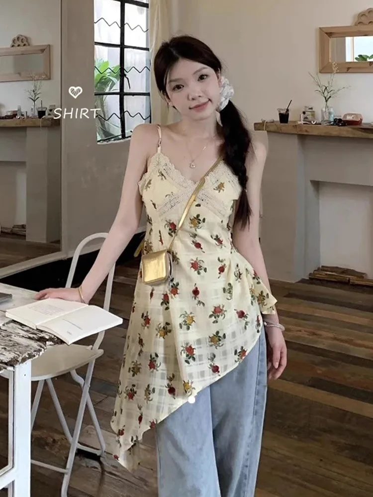 Y2K Irregular Floral Camis Vest Women Korean Lace Patchwork V Neck Tops Summer Harajuku Sweet Chic Kawaii Backless Print Tanks
Y2K Irregular Floral Camis Vest Women Korean Lace Patchwork V Neck Tops Summer Harajuku Sweet Chic Kawaii Backless Print Tanks