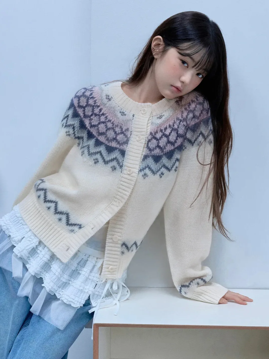 Зима 202, женский корейский вязаный шерстяной свитер, пальто с вышитым узором острова, обычная длина, круглый кардиган Ne
Зима 202, женский корейский вязаный шерстяной свитер, пальто с вышитым узором острова, обычная длина, круглый кардиган Ne