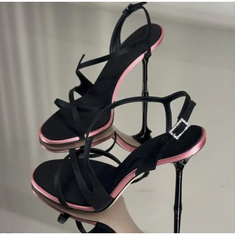 Satin Color Block Stiletto High Heels with One Belt 2026 New Summer Temperament Versatile Sandals,Women's Plus-size Shoes,34-42
Satin Color Block Stiletto High Heels with One Belt 2026 New Summer Temperament Versatile Sandals,Women's Plus-size Shoes,34-42