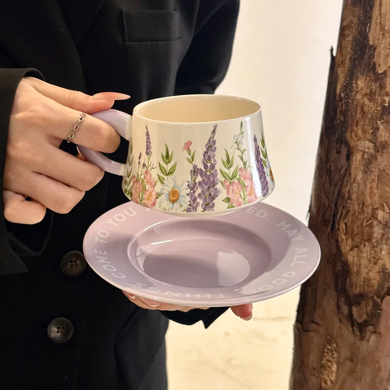 Stunning coffee mug - office-friendly, high-style ceramic mug for women - practical and beautiful
Stunning coffee mug - office-friendly, high-style ceramic mug for women - practical and beautiful