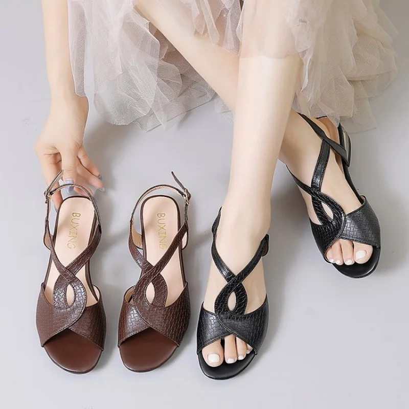 Summer2026New soft leather open-toe strap low-heel sandals with rubber chunky heel Roman style women's sandals
Summer2026New soft leather open-toe strap low-heel sandals with rubber chunky heel Roman style women's sandals