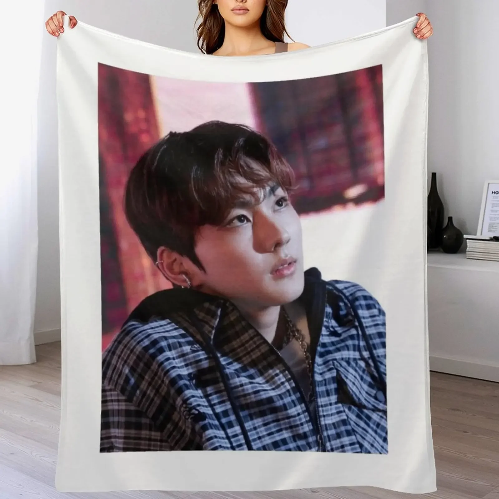 Jungwon Throw Blanket Spring Fall Cozy Throw Blanket for Couch
Jungwon Throw Blanket Spring Fall Cozy Throw Blanket for Couch