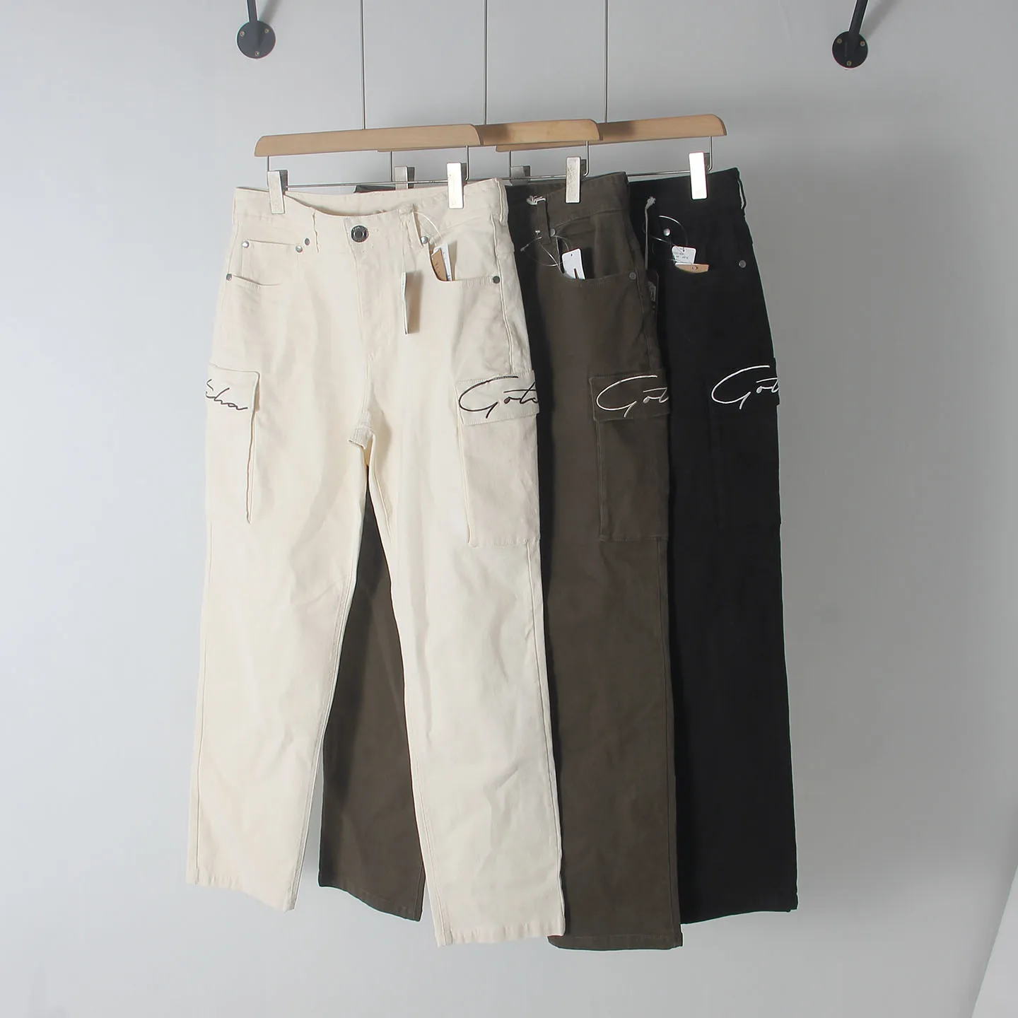 Весенне-осенние мужские рабочие брюки с несколькими карманами, повседневные брюки из хлопка и лайкры, эластичные саржевые повседневные брюки с вышивкой букв, длинные брюки
Весенне-осенние мужские рабочие брюки с несколькими карманами, повседневные брюки из хлопка и лайкры, эластичные саржевые повседневные брюки с вышивкой букв, длинные брюки