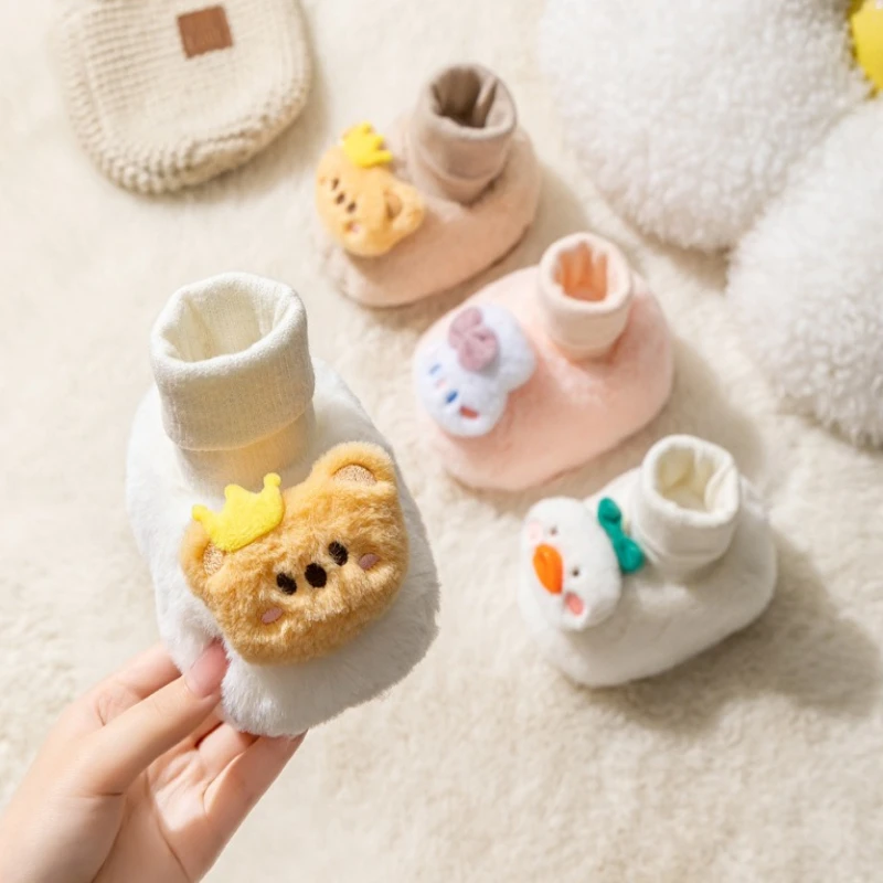 Зимние детские туфли, новинка 2025, корейская версия, детские толстые носки, повседневные обучающие домашние напольные туфли для новорожденных, противоскользящие хлопковые туфли
Зимние детские туфли, новинка 2025, корейская версия, детские толстые носки, повседневные обучающие домашние напольные туфли для новорожденных, противоскользящие хлопковые туфли